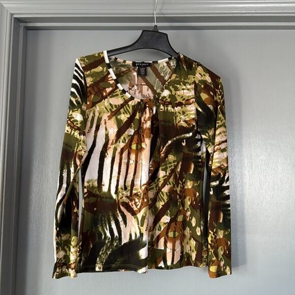 Women's Pullover Top Jungle Camo Long Sleeve Scoop Neck sz Small - Picture 1 of 5